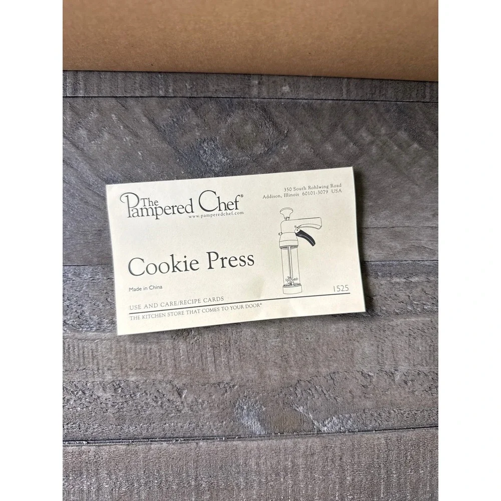 NWT The Pampered Chef Cookie Press #1525 In Original Box with 16 Discs